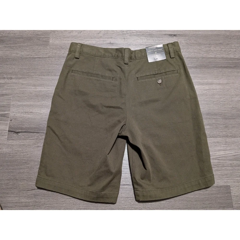 NWT Banana Republic Men's Olive Green Flat Front Stretch Aiden Short‎ Size 29x10